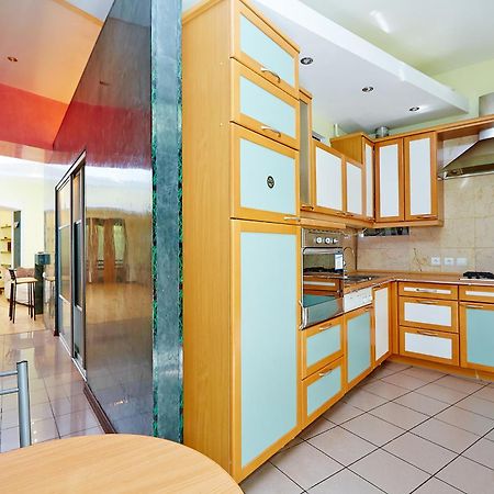 Apartment Deribasovskaya With Jacuzzi Οδησσός Εξωτερικό φωτογραφία