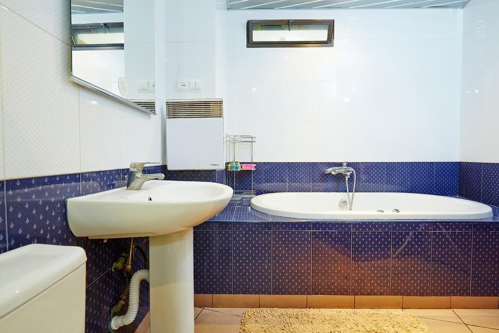 Apartment Deribasovskaya With Jacuzzi Οδησσός Εξωτερικό φωτογραφία